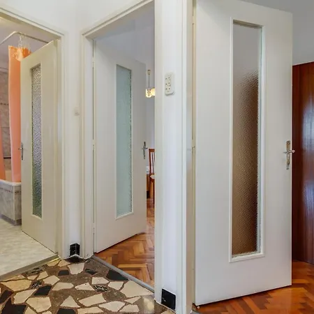 Lory With A Sea View Near The