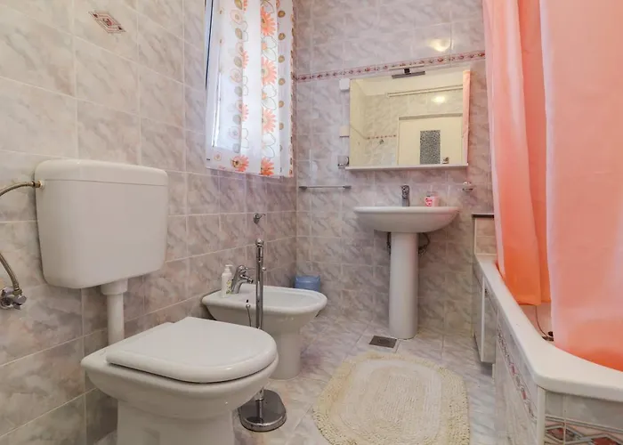 Appartamento Lory With A Sea View Near The *