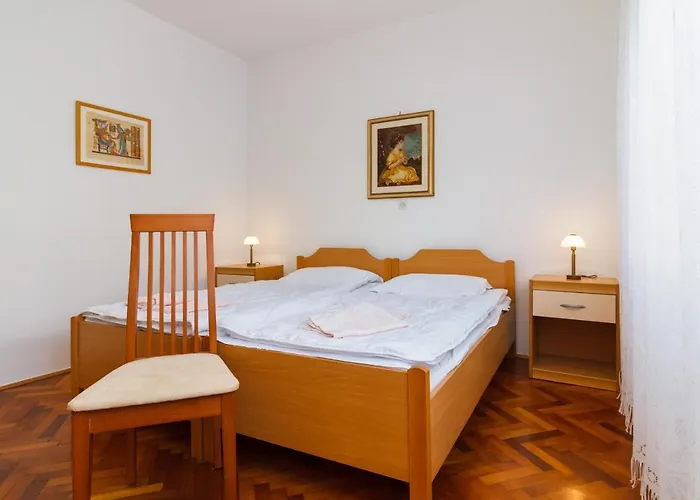 Appartamento Lory With A Sea View Near The Pola
