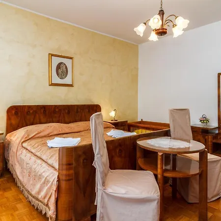 Lory With A Sea View Near The