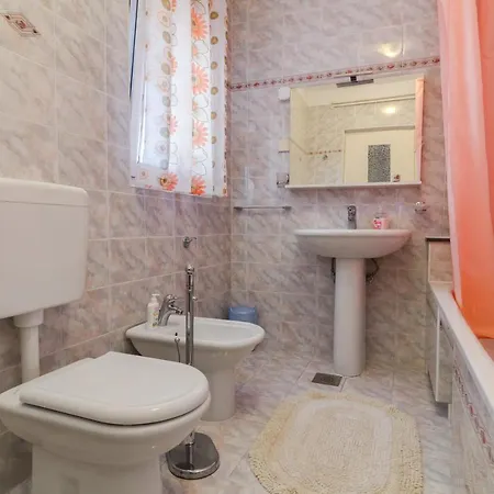 Appartement Lory With A Sea View Near The *