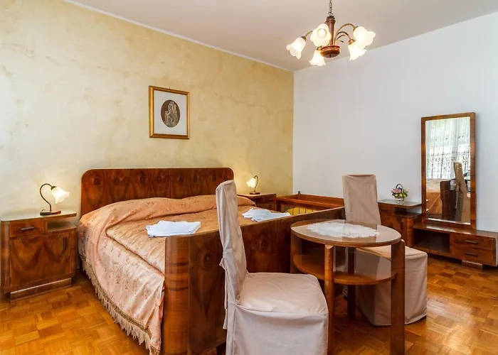 Lory With A Sea View Near The