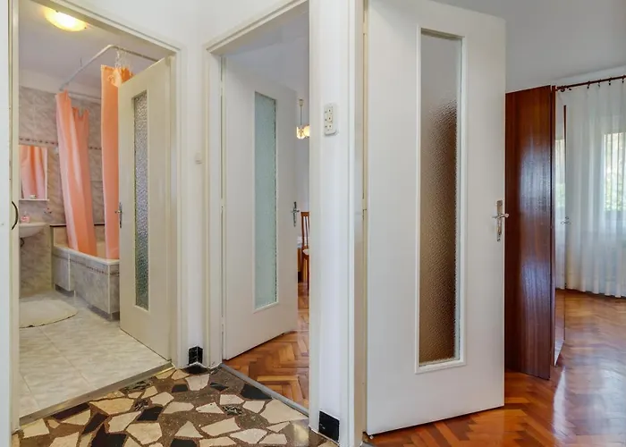 Lory With A Sea View Near The