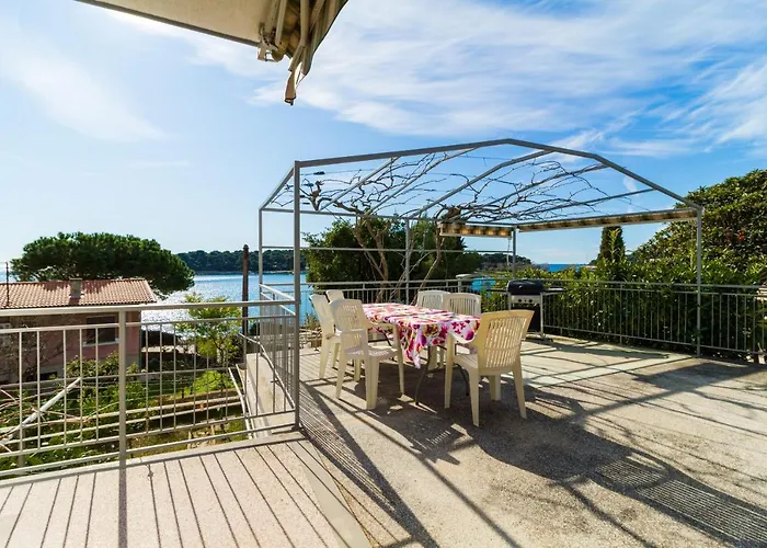 Διαμέρισμα Lory With A Sea View Near The *