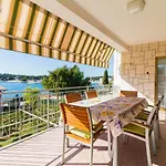 Appartamento Lory With A Sea View Near The Pola