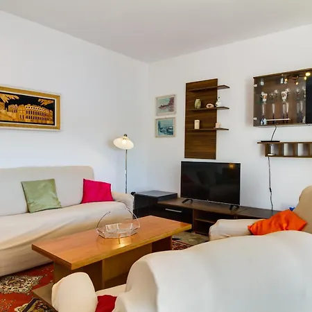 Lory With A Sea View Near The Pula